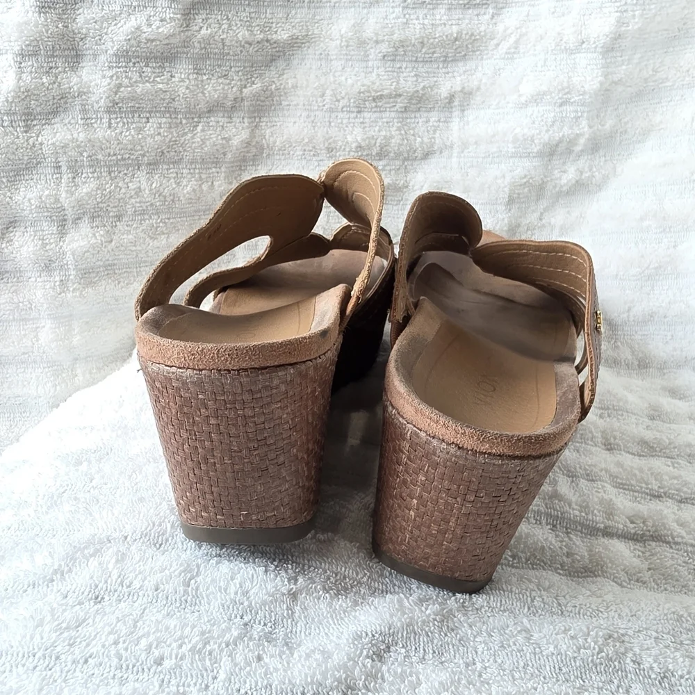 VIONIC Malorie Raffia Platform Wedge Sandals  Womens 10M Carmel Beige *READ